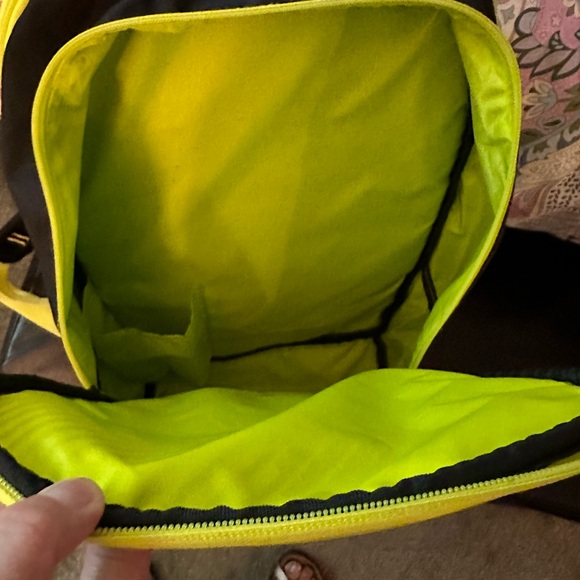 Babolat racket bag in great condition - Picture 6 of 7